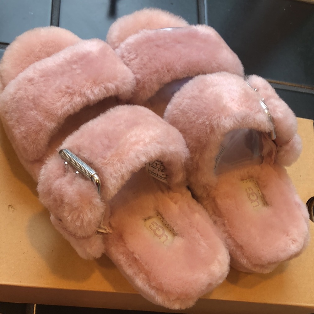 UGGS